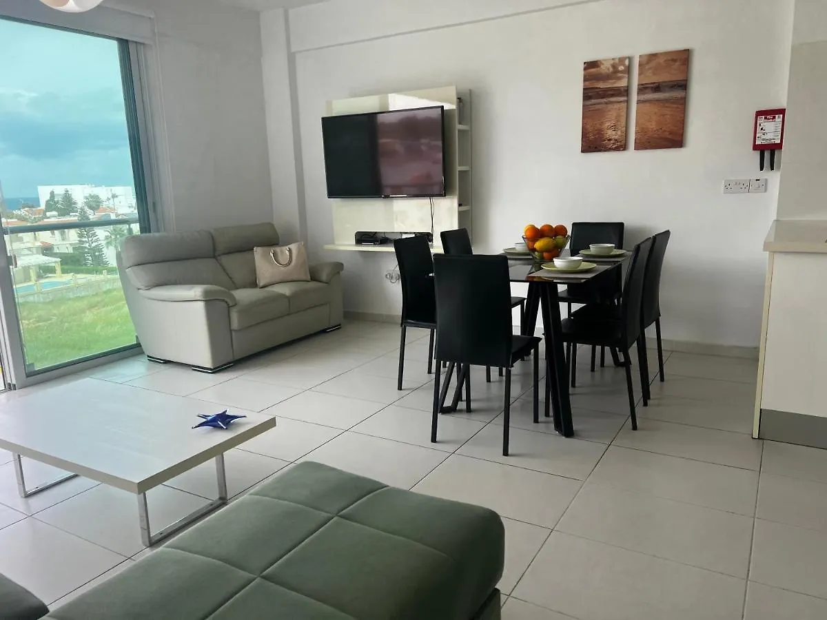 Sea Side Apartment And Pool Protaras