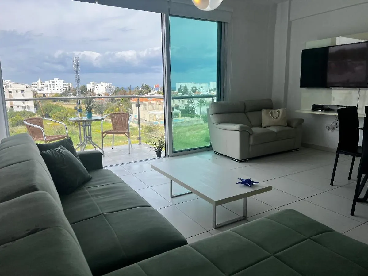 Sea Side Apartment And Pool Protaras
